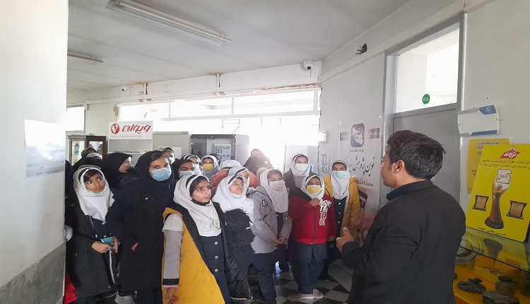 دانش آموزان دبستان دخترانه امام حسین (ع) قائن از مجموعه مرکز رشد واحدهای فناور قاین بازدید کردند